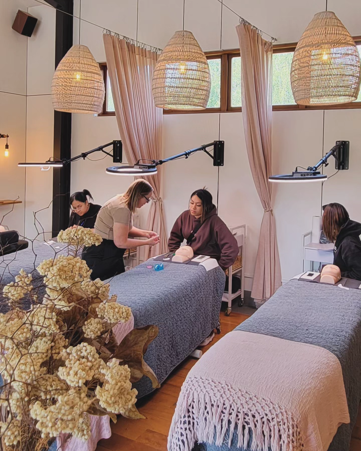 Intro to Lash Artistry - (DEPOSIT $50)
